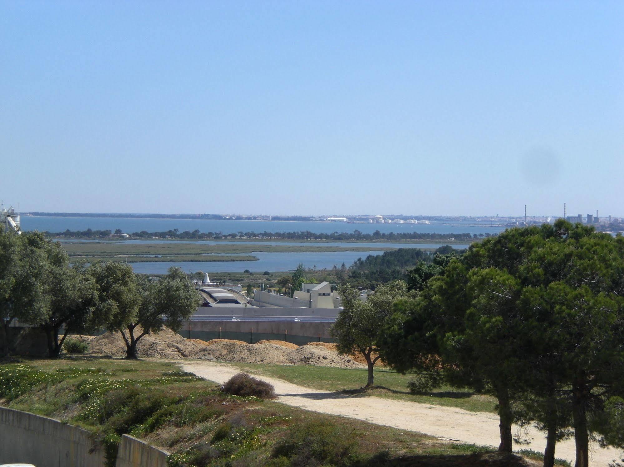 Homestay Marialva Park Seixal  Extérieur photo